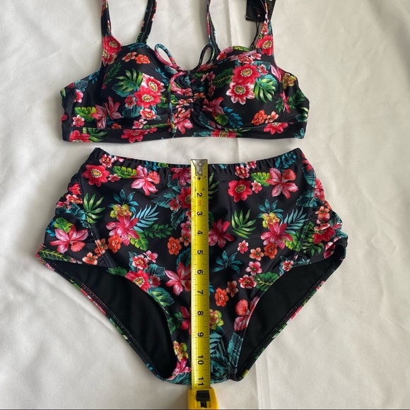 HELLO BIKINI PLUS SIZE FLORAL BATHING SUIT(RUNS VERY SMALL…MORE LIKE A LARGE) - Picture 10 of 16